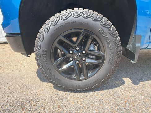 Used 2024 Chevrolet Silverado 1500 LT Trail Boss w/ LT Trail Boss Premium Package AWD/4WD image 10