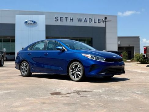 Used 2023 Kia Forte LXS FWD image 1