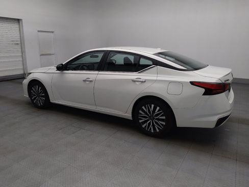 Used 2025 Nissan Altima 2.5 SV FWD image 3