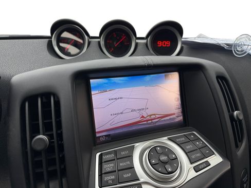 Used 2018 Nissan 370Z Coupe RWD image 12