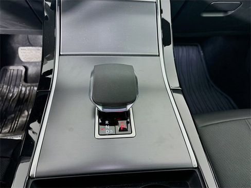 Used 2026 Land Rover Range Rover Evoque S image 19