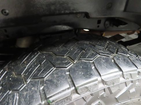 Used 2022 Ford F350 Lariat w/ Black Appearance Package AWD/4WD image 36