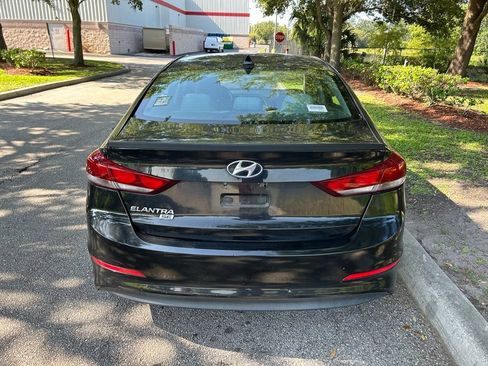 Used 2017 Hyundai Elantra SE FWD image 5