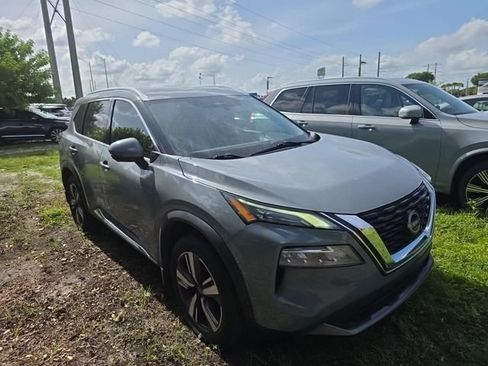 Used 2023 Nissan Rogue SL w/ SL Premium Package FWD image 3