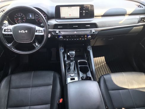Used 2022 Kia Telluride EX w/ Towing Package AWD/4WD image 18
