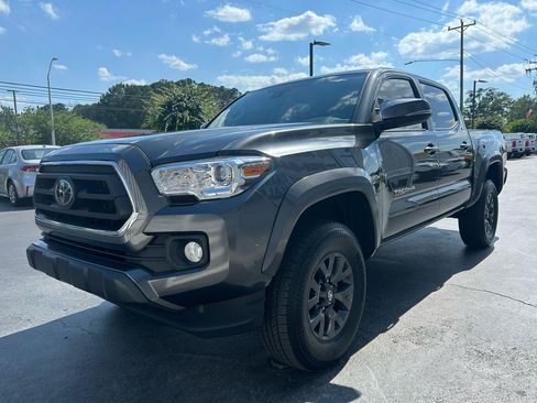 Used 2023 Toyota Tacoma SR5 w/ Technology Package RWD image 4