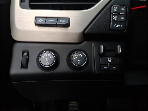 Used 2020 GMC Yukon Denali w/ Denali Ultimate Package image 23