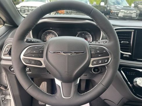 New 2026 Chrysler Pacifica Select image 16