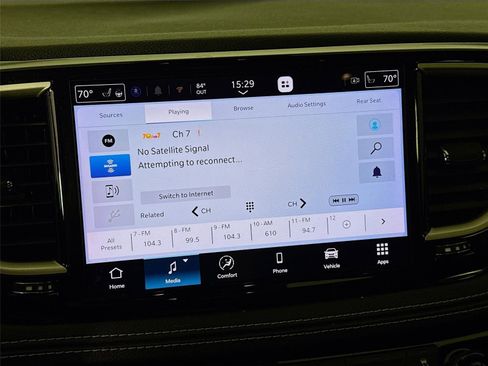 Used 2021 Chrysler Pacifica Touring-L w/ Uconnect Theater Family Group FWD image 15