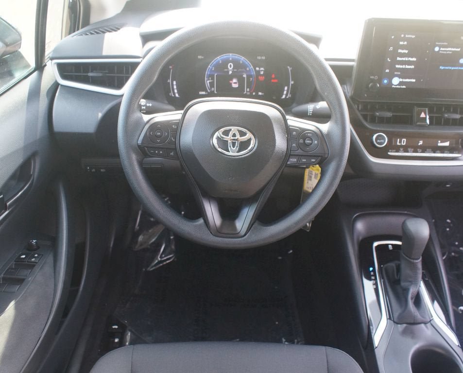 Used 2026 Toyota Corolla LE FWD image 5
