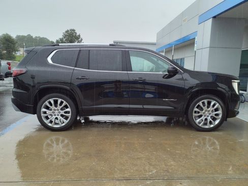 Used 2024 GMC Acadia Denali w/ Super Cruise Package image 2