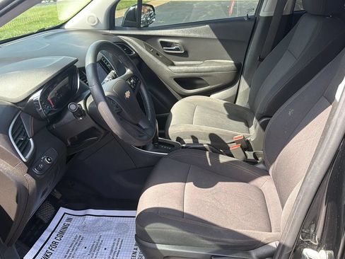 Used 2020 Chevrolet Trax LT FWD image 9