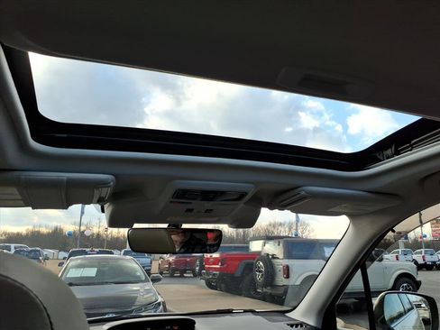 Used 2018 Subaru Forester 2.5i Limited image 11