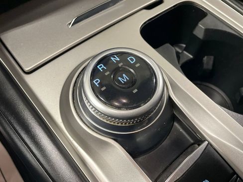 Used 2020 Ford Explorer XLT image 25