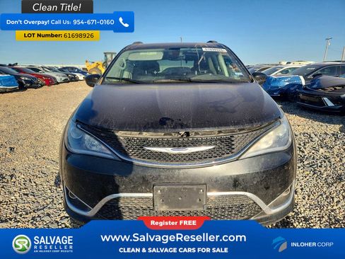 Used 2019 Chrysler Pacifica Touring-L FWD image 7