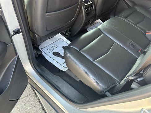 Used 2018 Cadillac XT5 Premium Luxury image 9