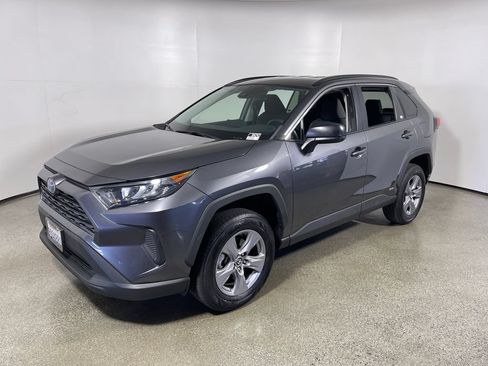 Certified 2022 Toyota RAV4 LE AWD/4WD image 7