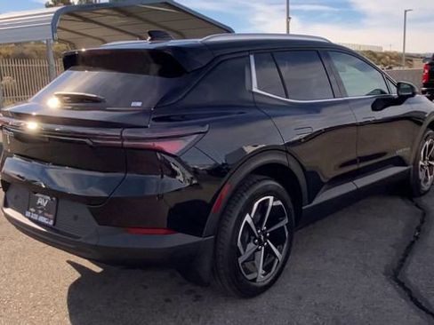 New 2026 Chevrolet Equinox EV LT FWD image 8