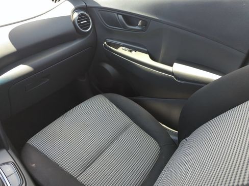 Used 2020 Hyundai Kona SE FWD image 26
