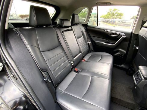 Used 2023 Toyota RAV4 XLE Premium FWD image 19