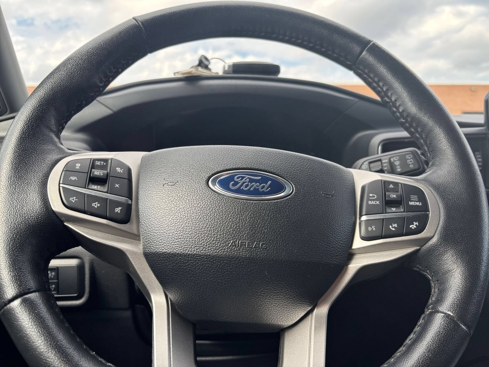 Used 2024 Ford Explorer Limited RWD image 28