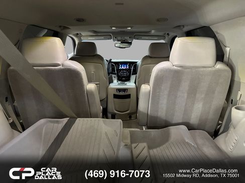 Used 2016 Cadillac Escalade Luxury RWD image 27