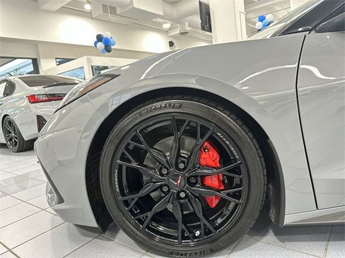 Used 2025 Chevrolet Corvette Stingray w/ Stealth Interior Trim Package image 17