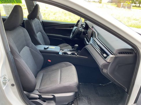 Used 2025 Toyota Camry LE FWD image 41