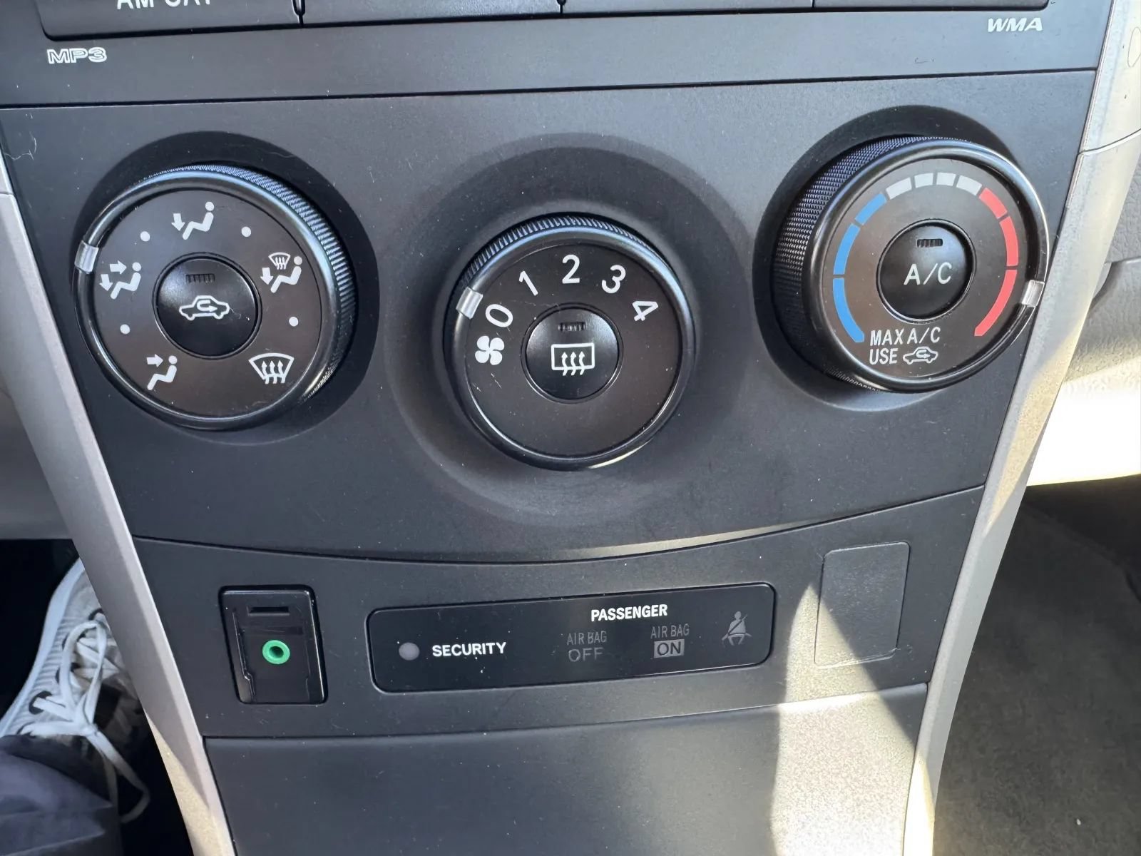 Used 2009 Toyota Corolla LE w/ All Weather Guard Pkg FWD image 20