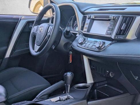 Used 2015 Toyota RAV4 XLE image 22