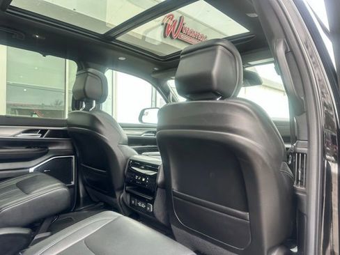 Used 2022 Jeep Wagoneer Series III image 19