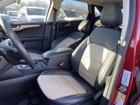 Used 2021 Ford Escape Titanium w/ Titanium Premium Package image 18