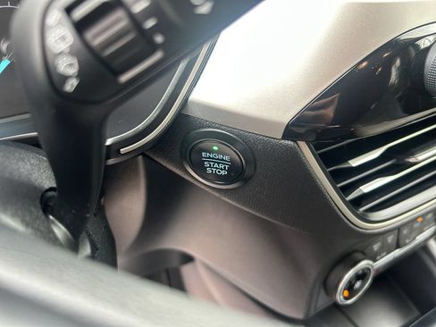 Used 2020 Ford Escape SE AWD/4WD image 29