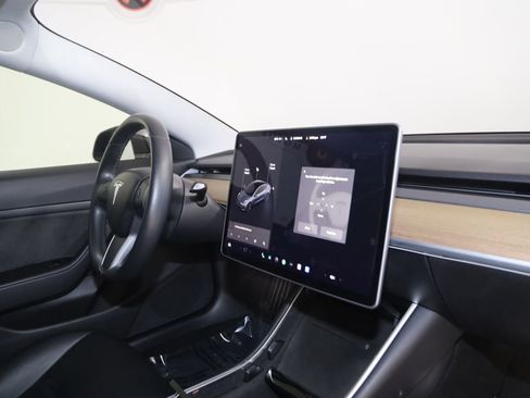Used 2018 Tesla Model 3 Long Range image 42