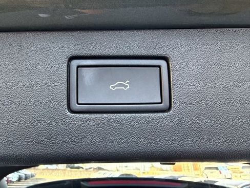 Used 2026 Volkswagen Tiguan SEL R-Line image 12