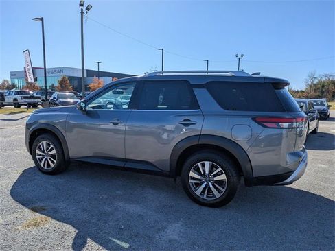 Used 2023 Nissan Pathfinder SL image 7