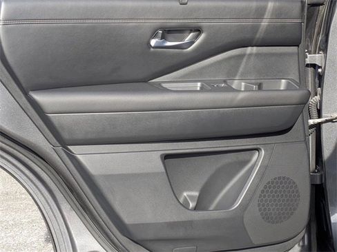 Used 2022 Nissan Pathfinder Platinum w/ Cargo Package image 32