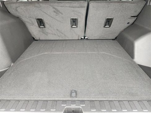 Used 2022 GMC Terrain SLT w/ Infotainment Package II image 32