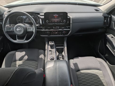 Used 2023 Nissan Pathfinder SV AWD/4WD image 10