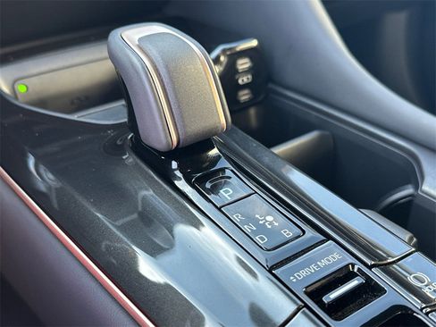 Used 2026 Toyota Crown XLE image 31