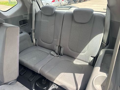 Used 2009 Kia Rondo LX FWD image 12