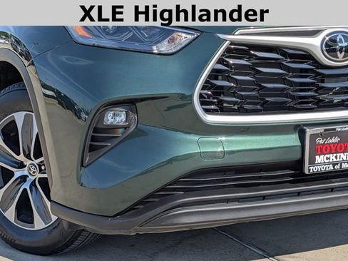 Used 2023 Toyota Highlander XLE AWD/4WD image 3