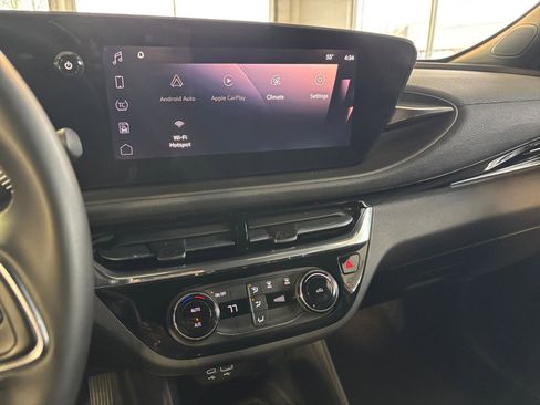 Used 2025 Buick Envista Sport Touring image 23