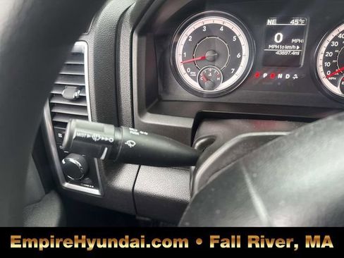 Used 2024 RAM 1500 Classic SLT image 31