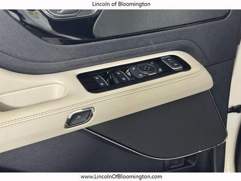 New 2026 Lincoln Aviator AWD image 20