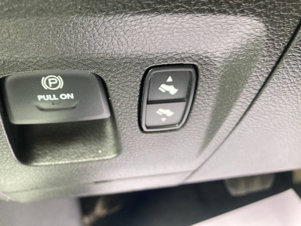 Used 2019 RAM 1500 Big Horn AWD/4WD image 38