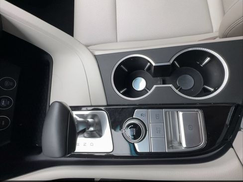 Used 2025 Genesis G70 2.5T AWD/4WD image 47