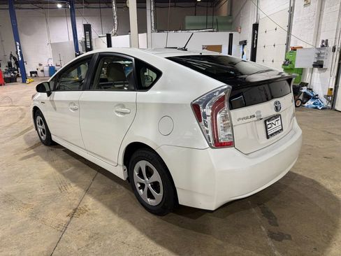 Used 2014 Toyota Prius Three image 4