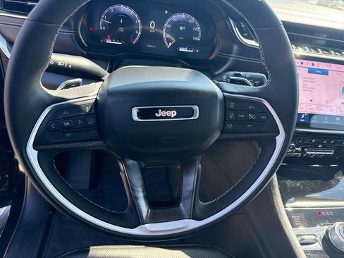 Used 2024 Jeep Grand Cherokee Limited w/ Luxury Tech Group II AWD/4WD image 7