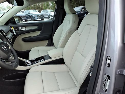 New 2026 Volvo XC40 B5 Ultra w/ Protection Package Premier image 19